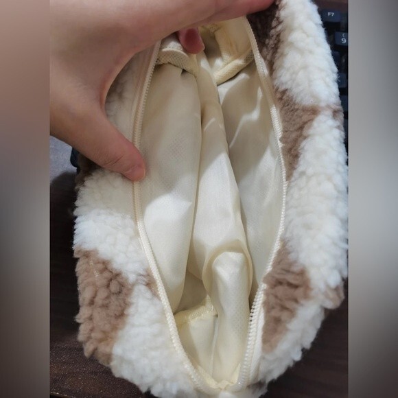 Black Checkered Plush Cosmetic Makeup Bag - Picture 3 of 4